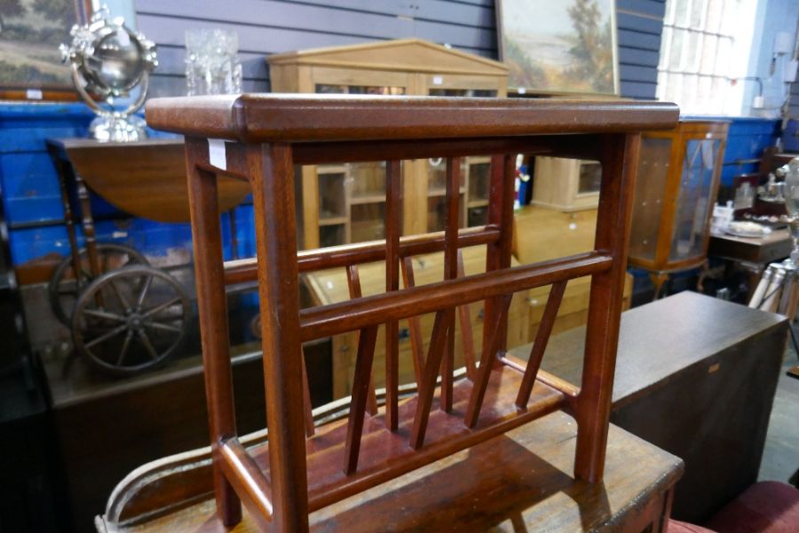 Sundry furniture including a reproduction kneehole desk - Image 5 of 5