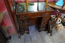 Sundry furniture including a reproduction kneehole desk