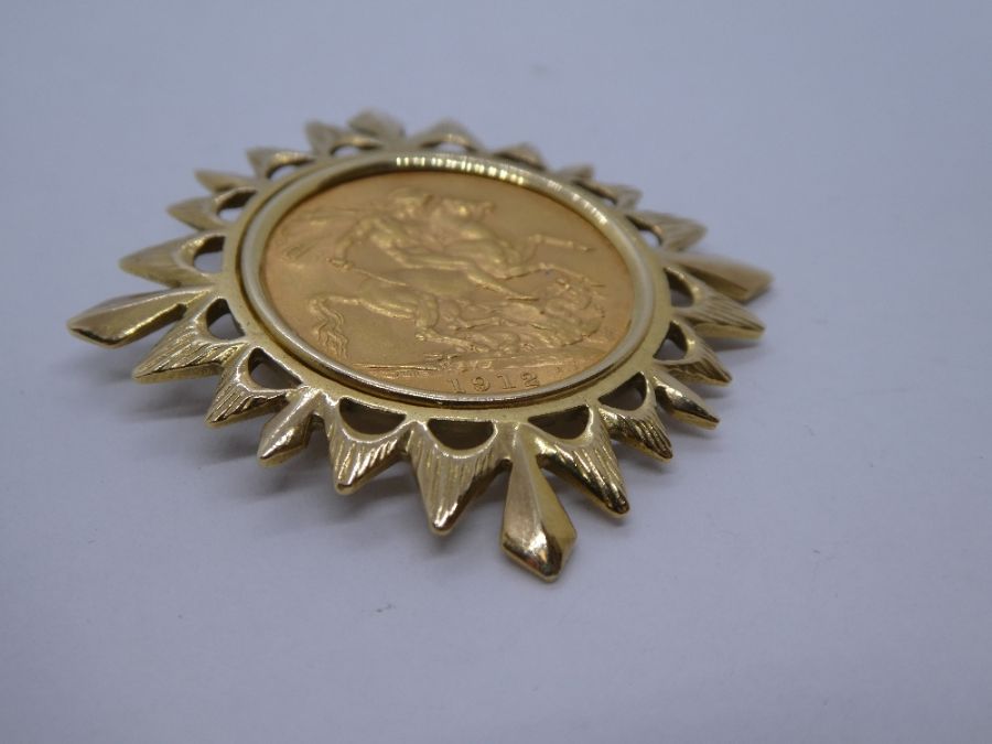 9ct yellow gold mounted 1912 full sovereign pendant, George and George the dragon, gross weight 12.7 - Image 2 of 3