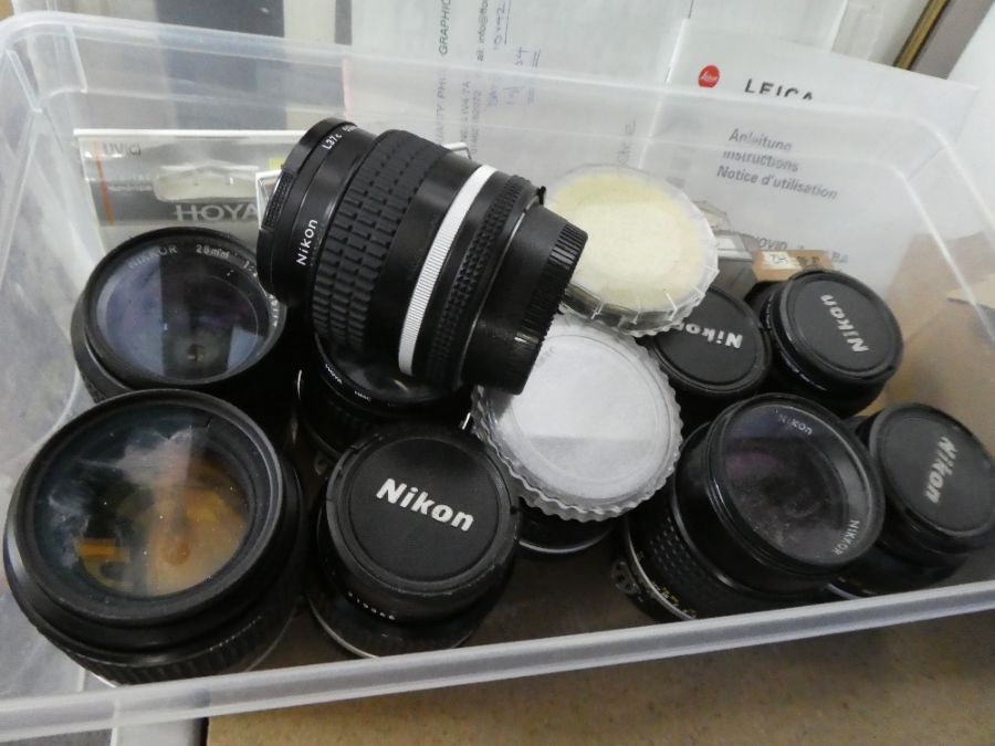 A quantity of vintage SLR cameras including numerous Nikkormat models, a quantity of Nikon lenses an - Image 3 of 4