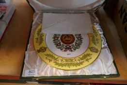 A boxed Spode decorative plate, decorated with The Gloucestershire Regiment