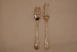 Two 'La Regence' silver plated pastry forks by Carrs, Sheffield, from FORTNUM & MASON, nice items, d