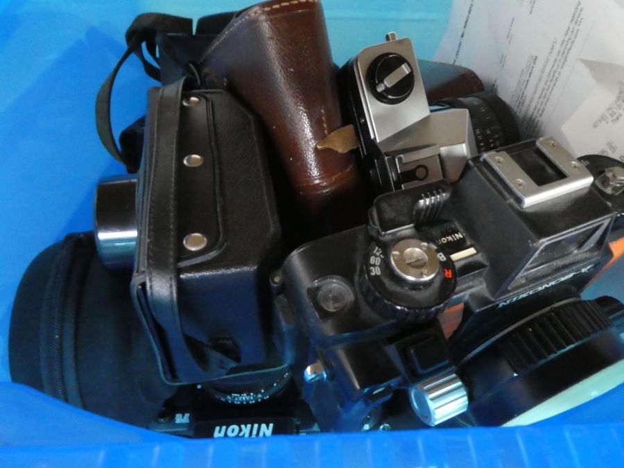 A quantity of vintage SLR cameras including numerous Nikkormat models, a quantity of Nikon lenses an - Image 4 of 4