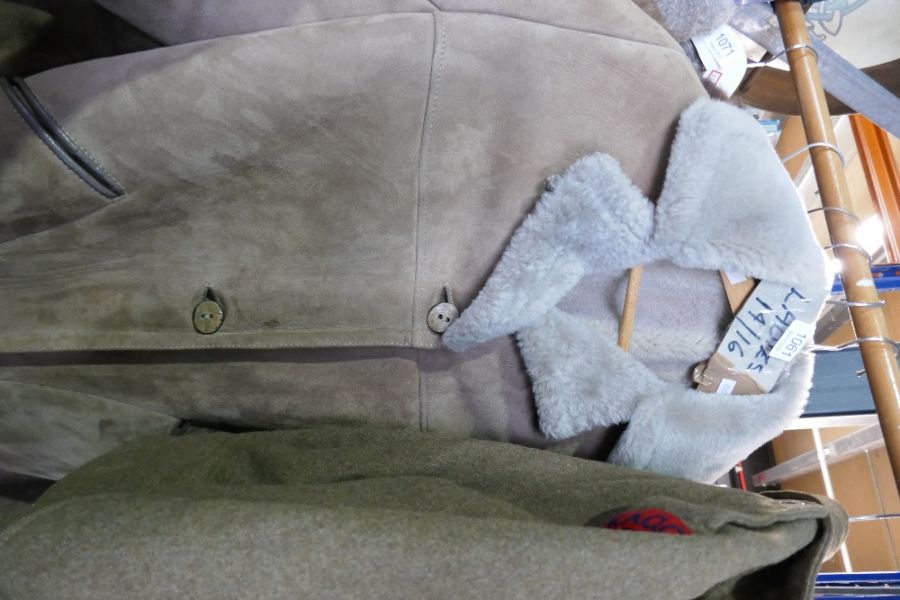 Gents 40" Sheepskin jacket and ladies size 14-16 example - Image 3 of 9