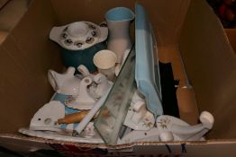 Box Hadida ceramic bathroom fittings, Poole pottery, Singer sewing machine and box of pictures