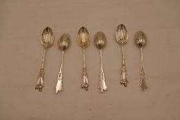 A set of six silver Victorian teaspoons with a decorative finial of a lion on a sheild. 2.55ozt appr