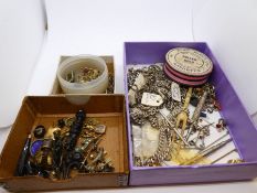 Vintage jewellery making pieces including claps, silver, rolled gold, broken jewellery, carved jet,