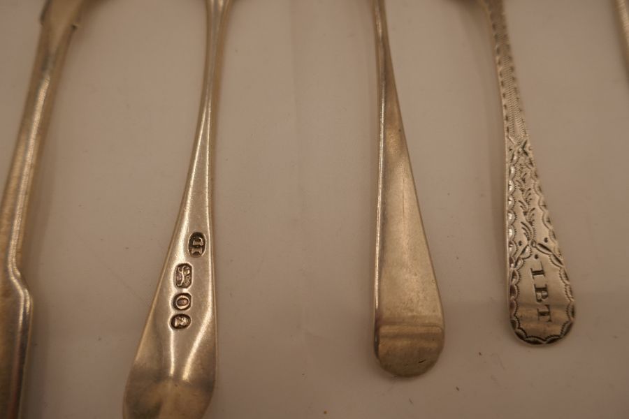 A quantity of Georgian silver teaspoons to include one with beaded border, hallmarked 1792 Thomas Wa - Image 2 of 4