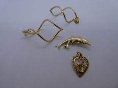 9ct yellow gold heart shaped wedding pendant, 9ct yellow gold dolphin brooch and a pair of 9ct yello