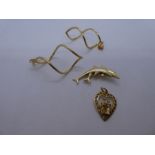 9ct yellow gold heart shaped wedding pendant, 9ct yellow gold dolphin brooch and a pair of 9ct yello