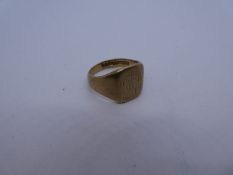 9ct yellow gold gents signet ring, size R, 6.3g approx, engraved with initials