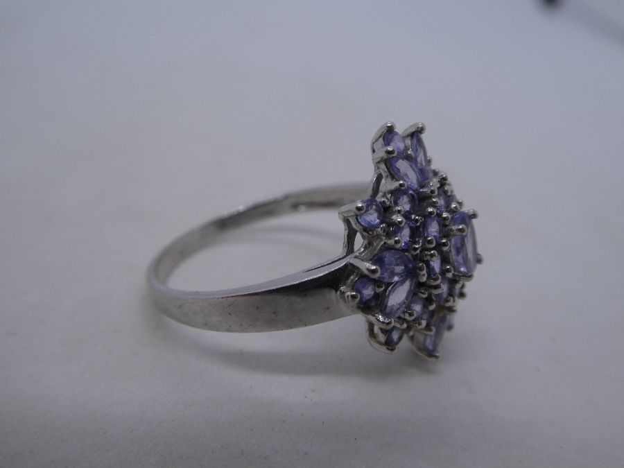 9ct white gold tanzanite set dress ring, marked 375, size X, 3.5g - Image 2 of 3