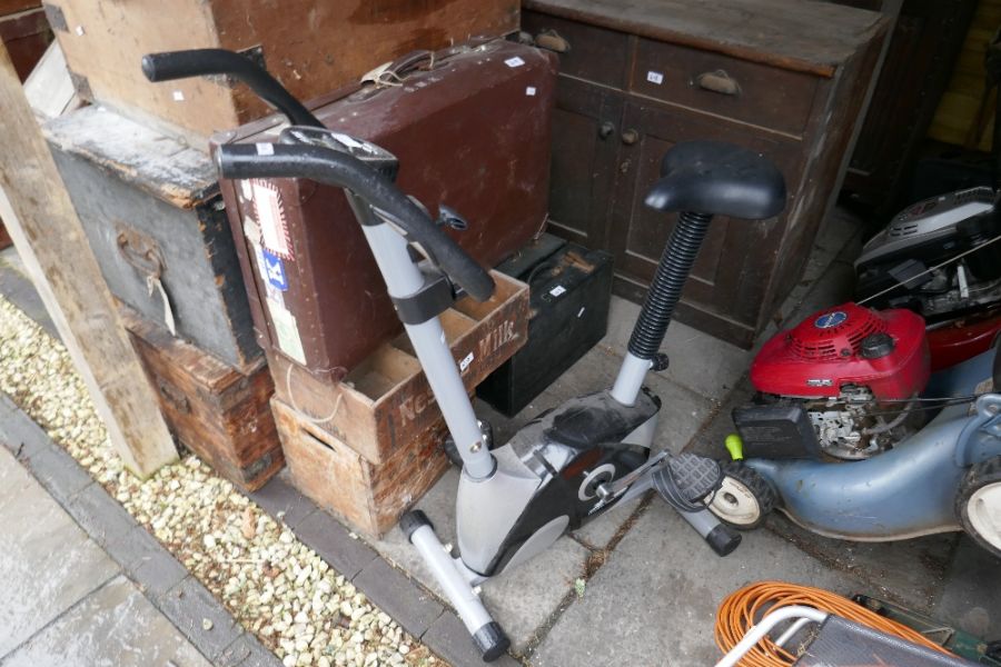 An exercise bike - Image 2 of 3