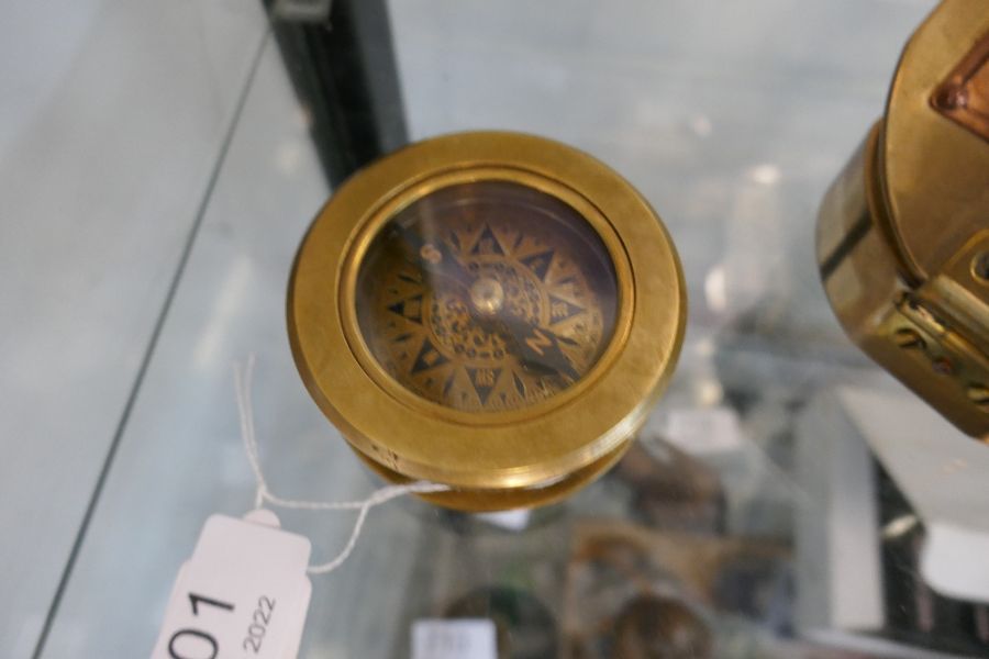 Compass with magnifying glass - Image 2 of 2