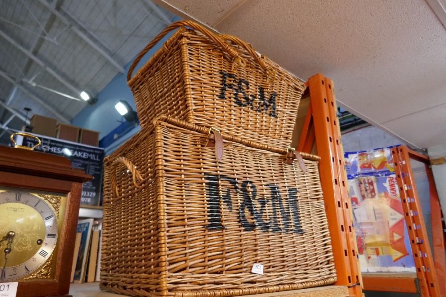 Two large Fortnum and Mason wicker hampers - Image 2 of 3