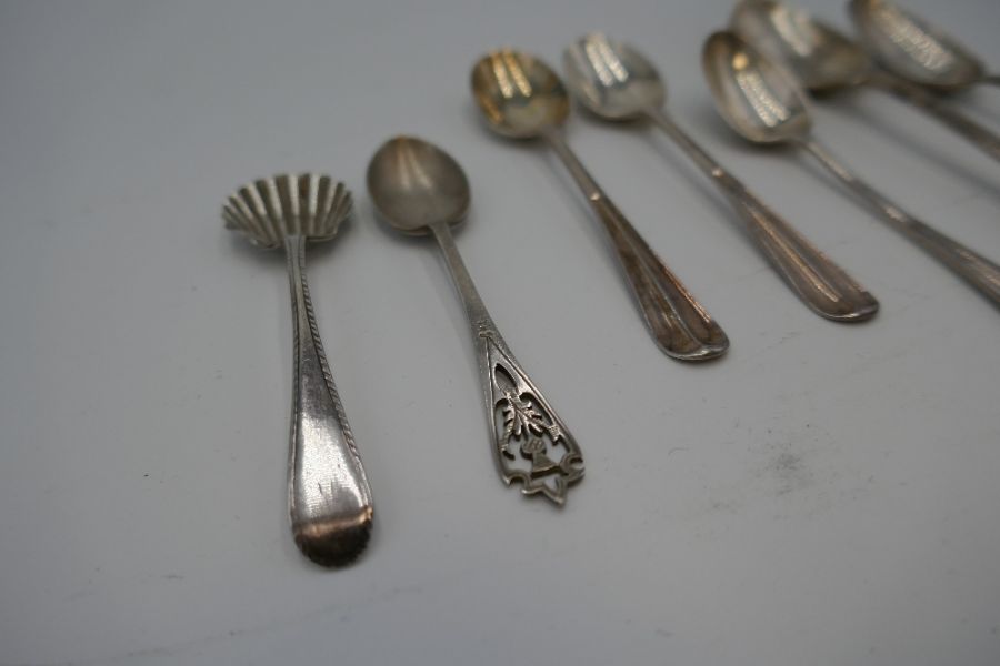 A quantity of silver teaspoons comprising of various hallmarks to include a Georgian spoon 1790 Geor - Image 2 of 5
