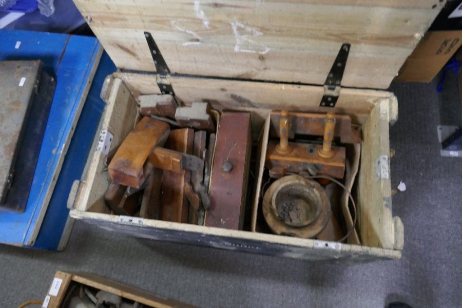 Tools; a quantity of various tools to include moulding planes - Image 7 of 7