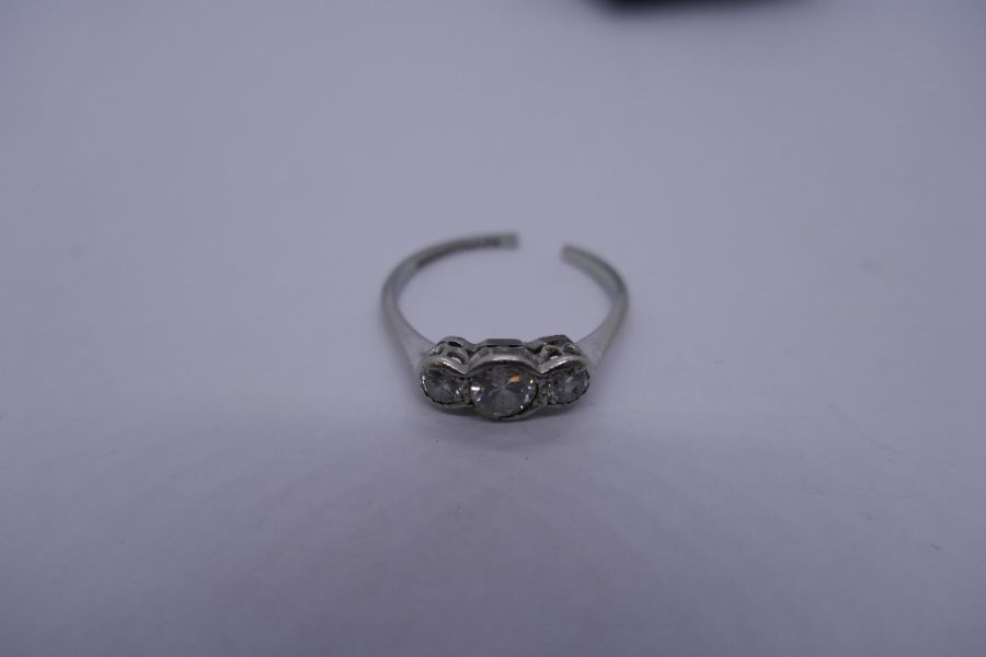 Antique 18ct and platinum diamond trilogy ring, AF, band cut, the central diamond 0.25 carat, in blu - Image 2 of 3