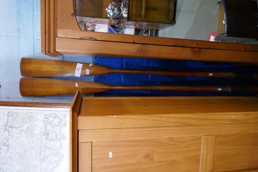 A pair of rowing oars - Image 2 of 2