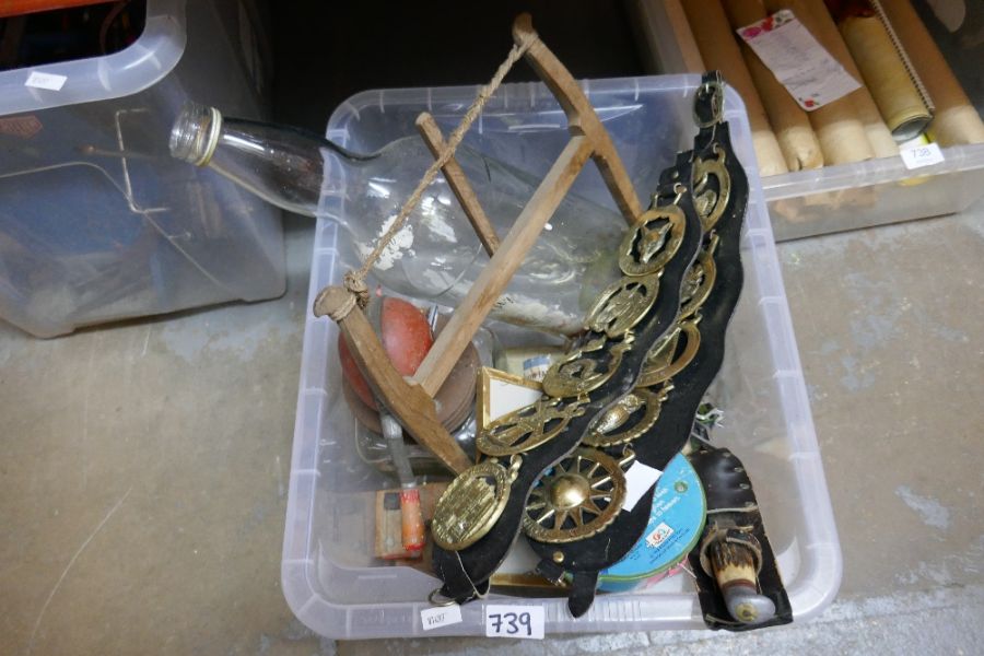 Box of collectables including large whiskey bottle, dagger in sheath, horse brasses, 12 vintage remo - Image 4 of 5