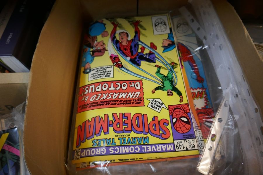 A box of vintage Marvel comics including Spiderman, Daredevil etc - Image 4 of 15