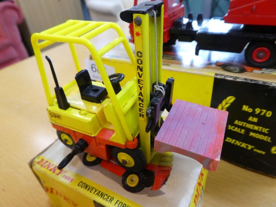 Dinky 970 Jones Fleetmaster CantiLever Crane and Dinky 404 Fork lift in good condition, boxed - Image 4 of 4