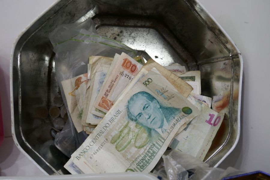 A quantity of coins, GB and Worldwide, and a quantity of bank notes - Image 3 of 5