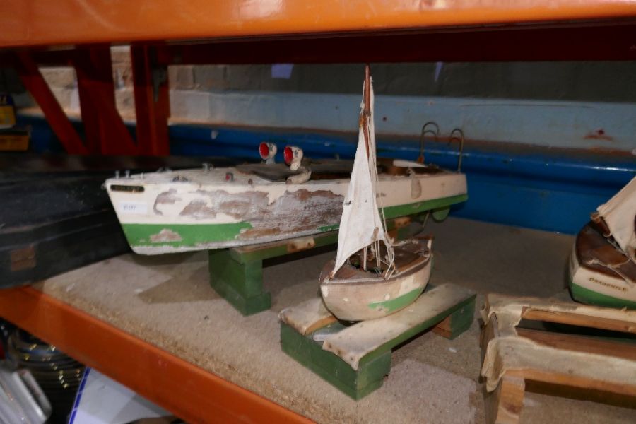 Collection of vintage wooden pond yachts, accessories and boxed 'Oh Penny' dolls house - Image 6 of 9