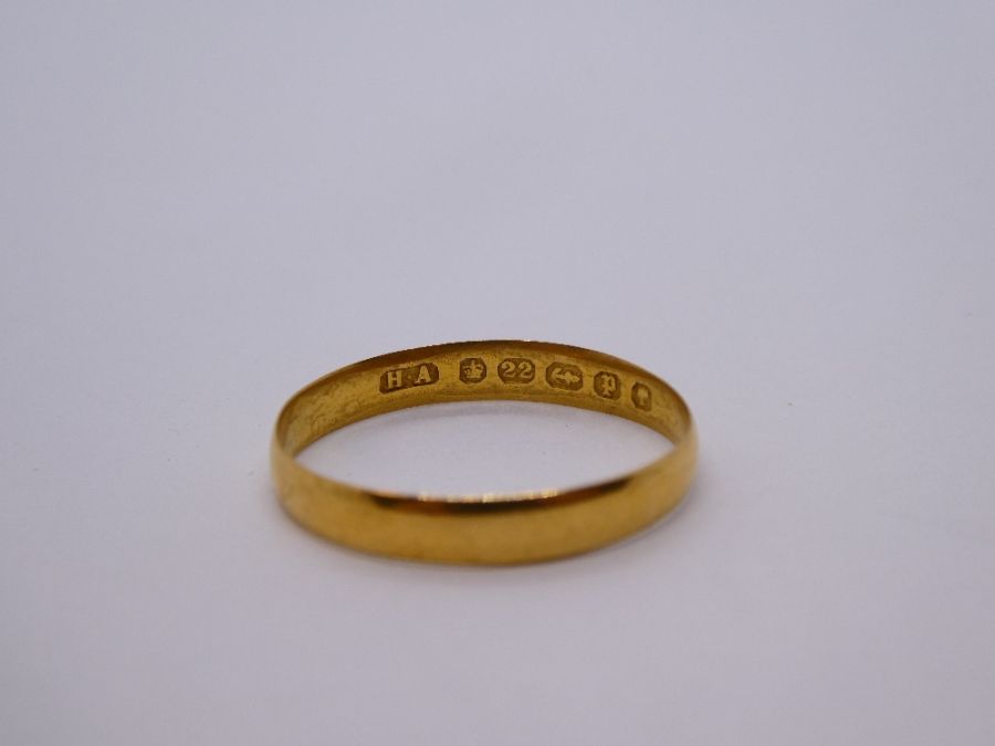 22ct yellow gold wedding band size S, marked 22, 1.7g approx, marked 22, Birmingham