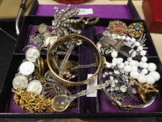 Antique jewellery box containing various antique and vintage costume jewellery including high qualit