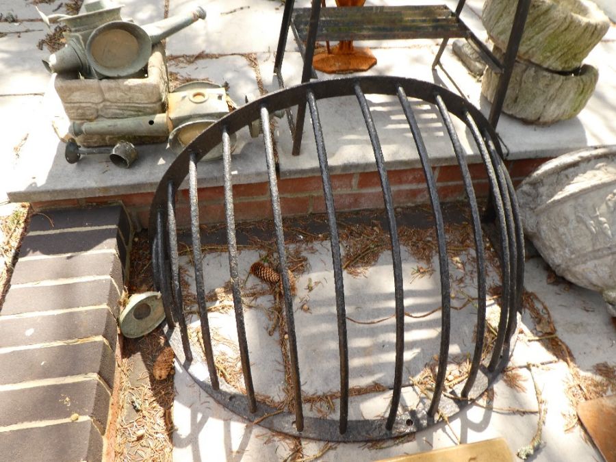 A cast iron hayrack, a pair of carriage lamps and sundry - Image 2 of 4