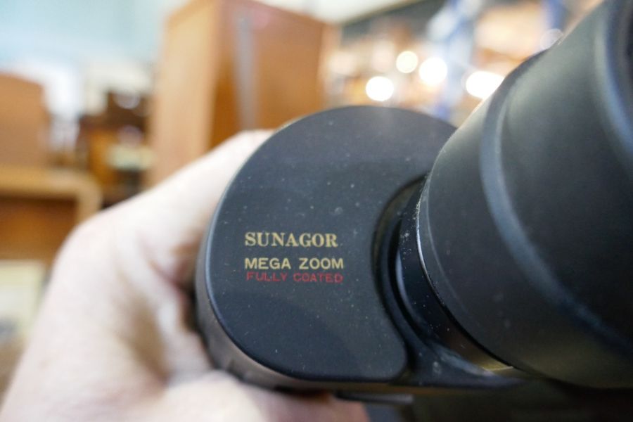 An old Grundig transistor radio, binoculars and a monocular - Image 5 of 6