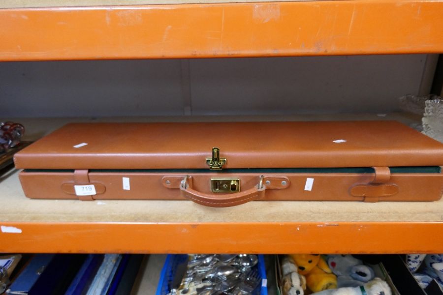 A modern leather gun case by William and Son, London - Image 2 of 4
