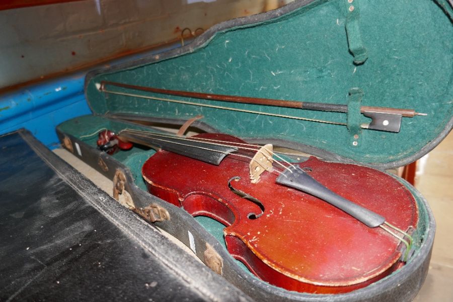 Two vintage cased violins - Image 3 of 4