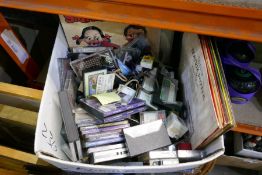 Box of mixed vinyl LPs, CDs and cassettes