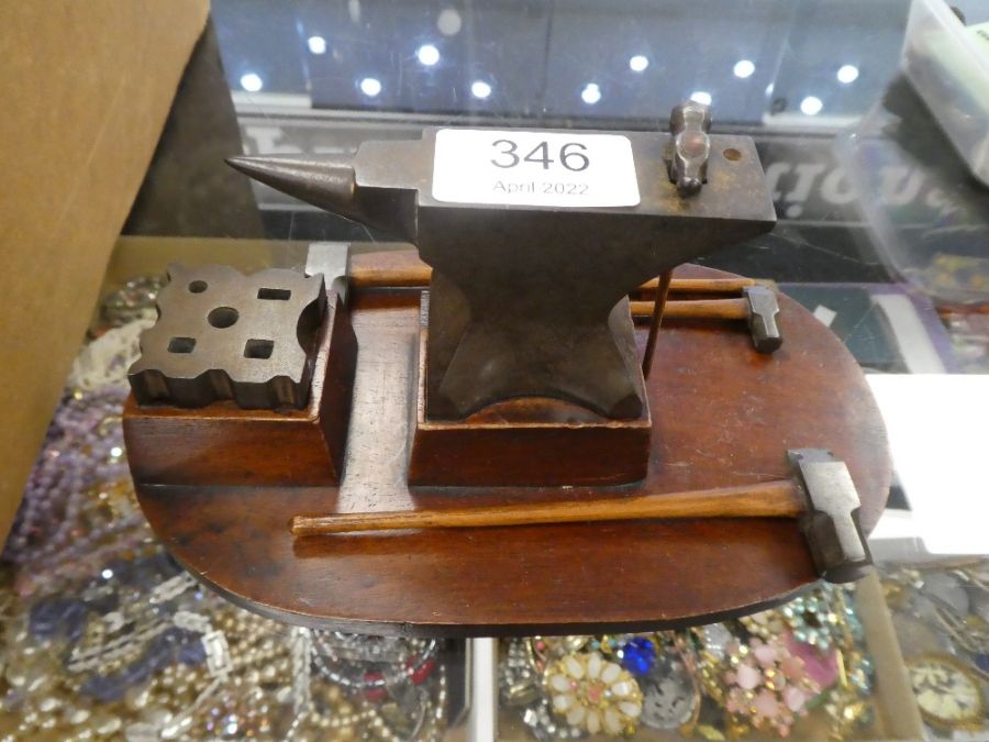 An old miniature modeller's anvil with hammers, on mahogany base and box of sundry - Image 2 of 4