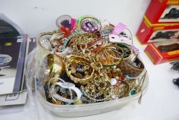 A tray of costume jewellery and similar
