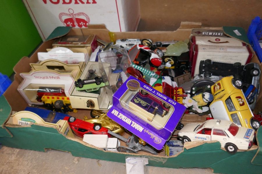 Five crates of mixed boxed, unboxed, cars, trucks etc - Image 3 of 3