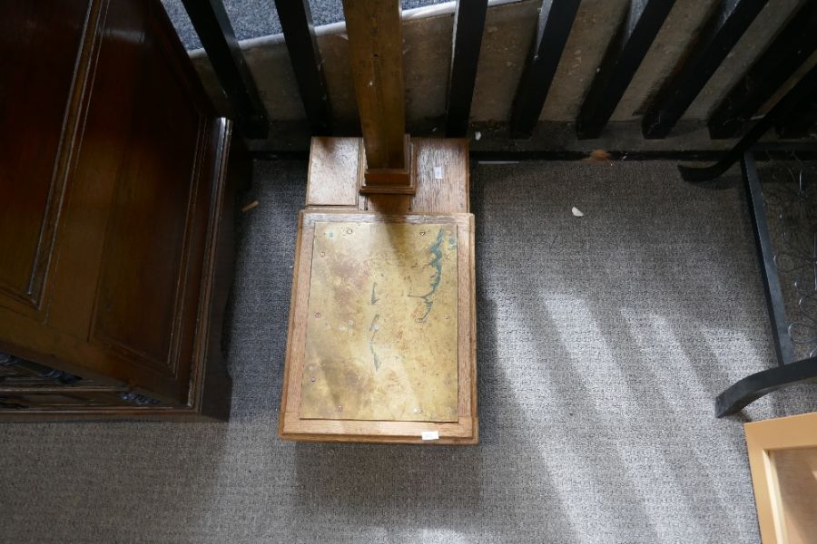 A set of brass and oak stand on weighing scales with adjustable brass measuring stick, by W & T Aver - Image 2 of 5