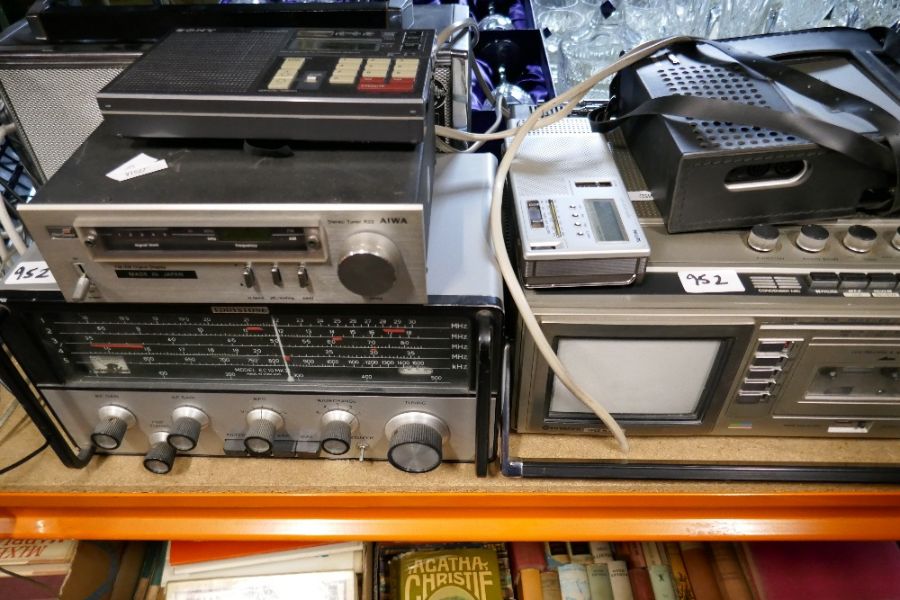 A quantity of vintage audio equipment and similar - Image 3 of 3