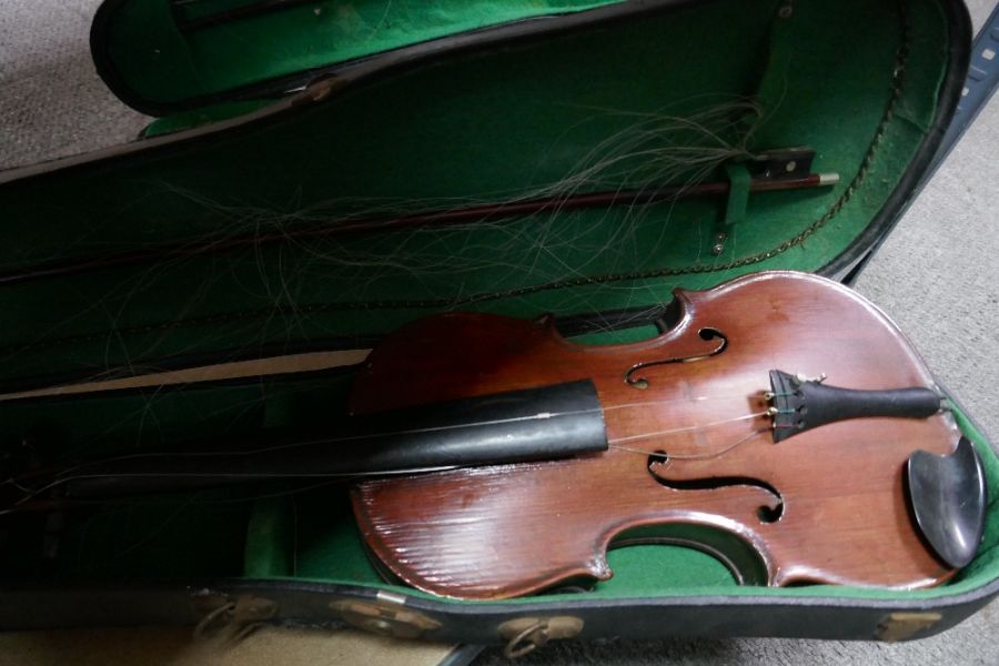 Two old violins with bows, both with cases, plus a Clarinet case (no clarinet) - Image 2 of 3