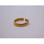 22ct yellow gold wedding band, AF, cut, marked 22, 2.5g approx