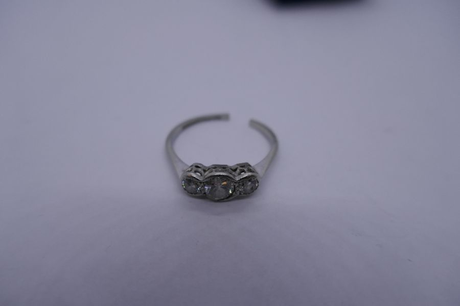 Antique 18ct and platinum diamond trilogy ring, AF, band cut, the central diamond 0.25 carat, in blu - Image 3 of 3