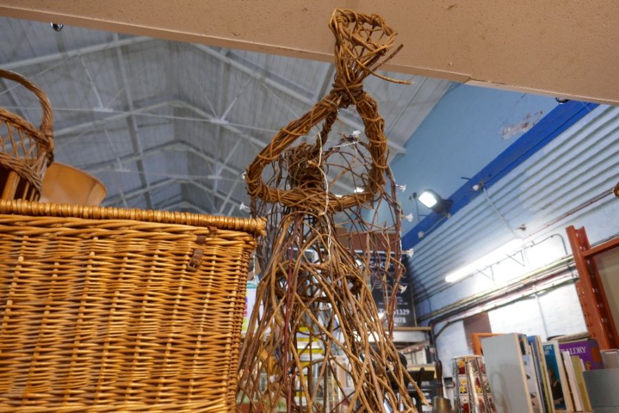 Quantity of Wicker ware including hamper, angel, baskets etc - Image 4 of 4