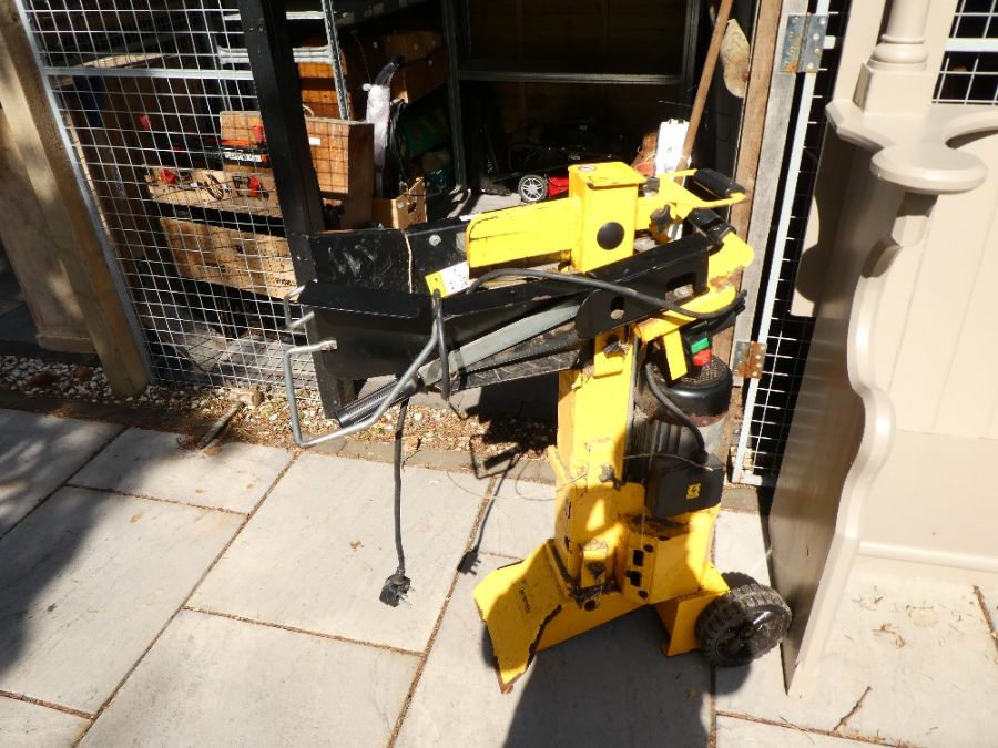 An electric log splitter by Northern tool equipment - Image 2 of 3