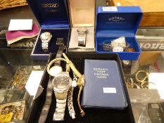 Two boxes gents Seiko wristwatches, a Rotary example, a small quantity of loose watches and coins