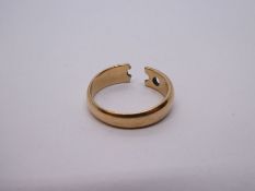 Yellow metal ring, AF, cut, no stones, unmarked, 3.4g approx