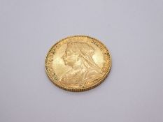22ct Full Sovereign dated 1900, old Victoria and George and the Dragon