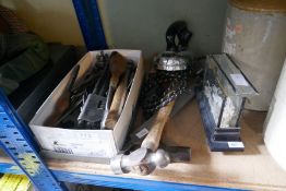 A small quantity of tools and sundry