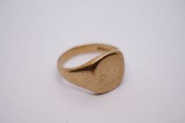 9ct yellow gold gents signet ring, engraved with initials, B.W., approx 8.5g, size X/Y